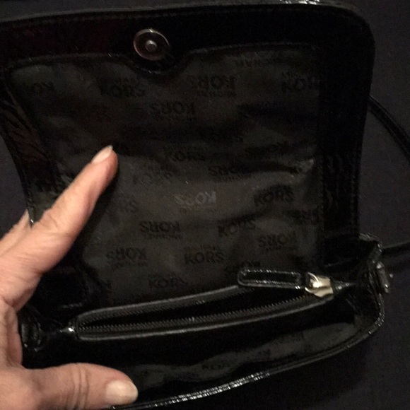 Michael Kors patent leather quilted crossbody bag - Picture 7 of 16